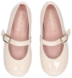 Туфли молочного цвета от бренда PRETTY BALLERINAS