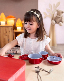 Набор посуды в чемоданчике от бренда Egmont Toys