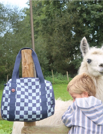 Сумка для спорта Square Navy And Sky от бренда Caramel et Cie