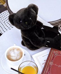 Сумка Мишка-обнимашка черного цвета от бренда Doudou et Compagnie