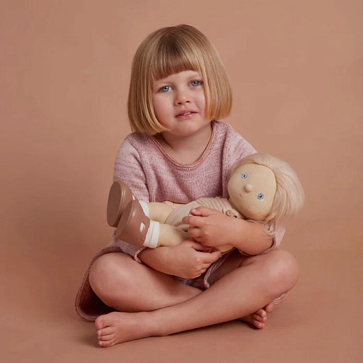 Кукла шарнирная Dinkums Petal от бренда Olli Ella