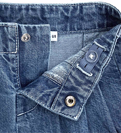 Шорты с красным ремнем от бренда Original Marines