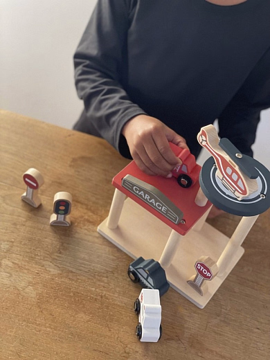 Гараж от бренда Egmont Toys