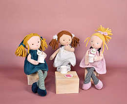 Мягкая кукла Жад в подарочной коробке  от бренда Jolijou