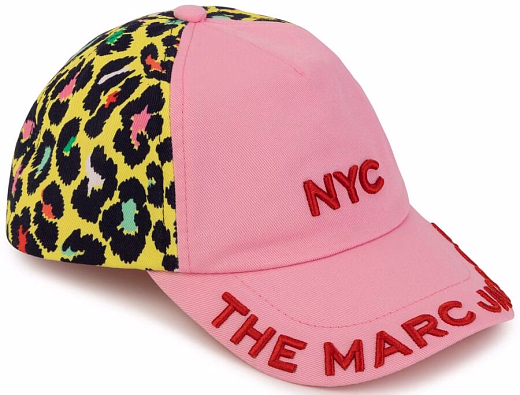Бейсболка с леопардовым принтом от бренда LITTLE MARC JACOBS