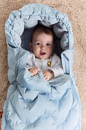 Конверт Blue с вышитыми лошадками от бренда Anna Leon