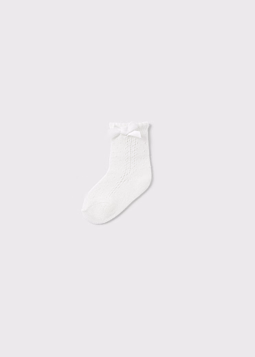 Носки с перфорацией и бантиком от бренда Mayoral