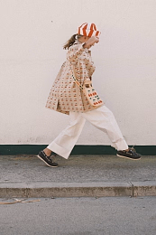 Штаны с подворотом белого цвета от бренда Tinycottons