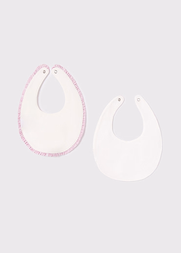 Нагрудный фартук бело-розовый 2 шт от бренда Mayoral