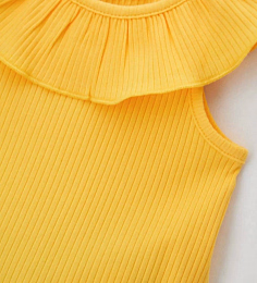 Майка желтого цвета и шорты с цветочным принтом от бренда Original Marines