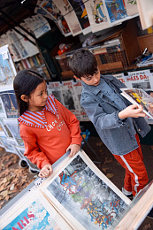 Свитшот Universe Print от бренда Sproet & Sprout