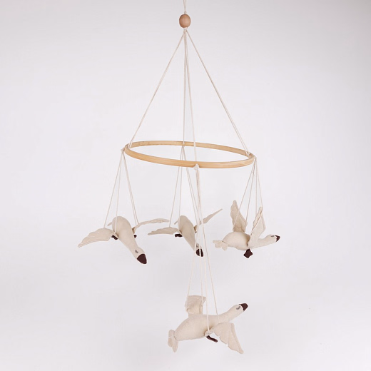 Мобиль "Гуси и Лебеди" от бренда Egmont Toys