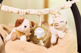 Игрушка подвесная Котики - Собачки от бренда Jollein