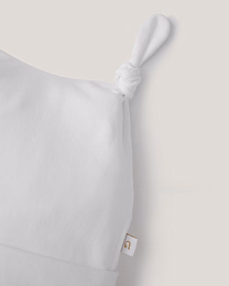 Набор шапок с ушками белого и бежевого цвета от бренда Anna Leon