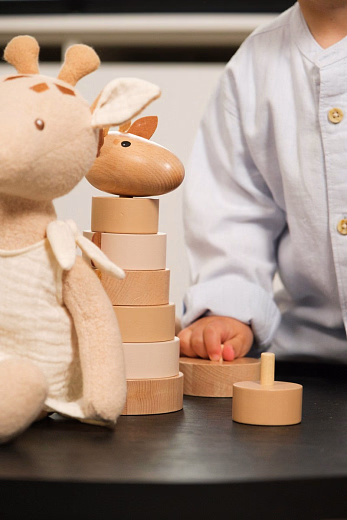 Пирамидка Жираф Леони от бренда Egmont Toys