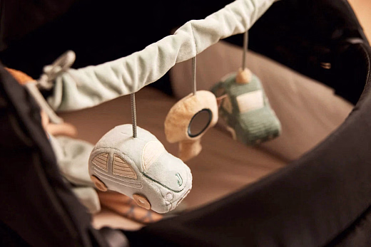 Игрушка подвесная Машинка от бренда Jollein