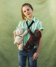 Сумка Мишка-обнимашка кремового цвета от бренда Doudou et Compagnie