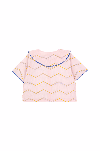 Блузка нежно-розовая с узором из звезд от бренда Tinycottons