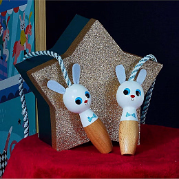 Скакалка Зайчики от бренда Vilac