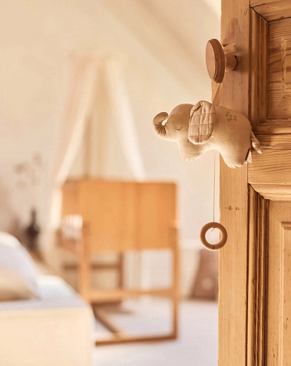 Музыкальная игрушка Слоник от бренда Jollein