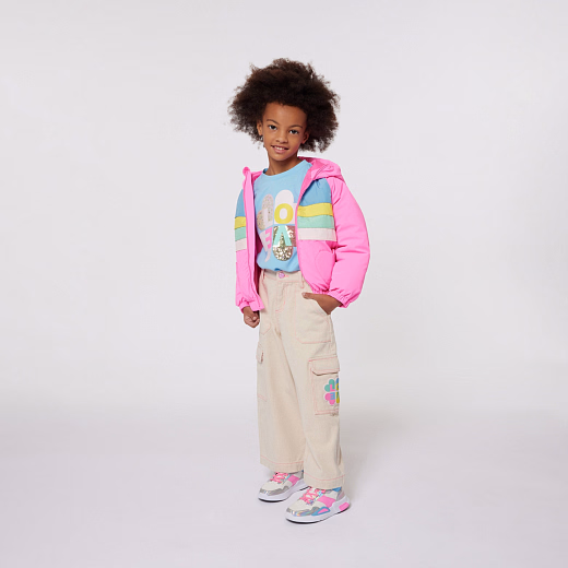 Карго молочного цвета с розовой прострочкой от бренда Billieblush