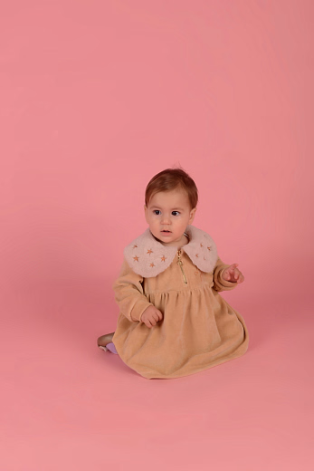 Платье с меховым воротником в звездах от бренда Raspberry Plum