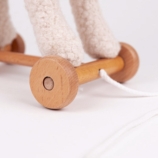 Каталка "Овечка Мэри" от бренда Egmont Toys