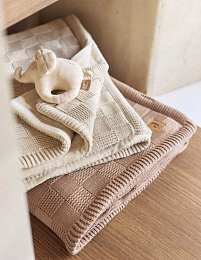 Погремушка Слоник от бренда Jollein