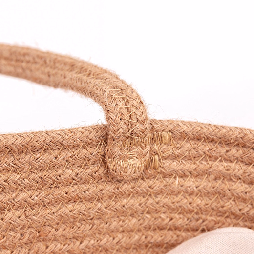 Вязаная кроватка-переноска для кукол от бренда Egmont Toys