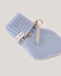 Носки голубого цвета с бежевой лентой от бренда Anna Leon