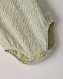 Набор боди из фактурной ткани с коротким рукавом от бренда Anna Leon