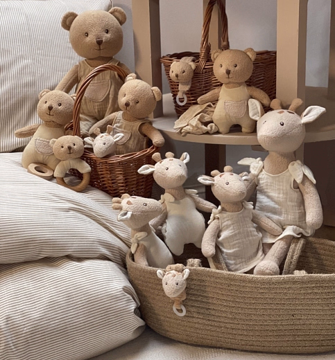 Прорезыватель Жираф LEONIE от бренда Egmont Toys