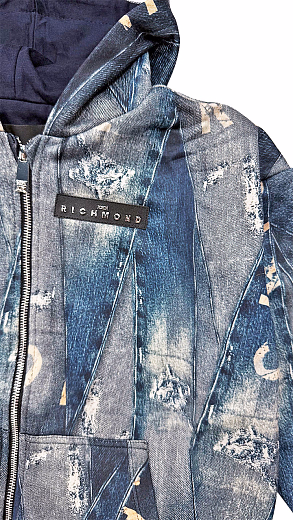 Толстовка с бежевыми буквами от бренда JOHN RICHMOND