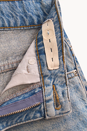 Джинсы синие H от бренда CHOOCHOO