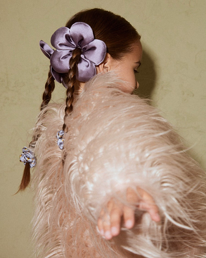 Резинка для волос «Цветок для мамы» фиолетовая с наполнителем от бренда Kosa do Poyasa