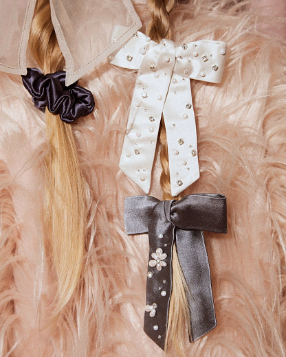 Бант из сатина «Воспоминание» графитовый от бренда Kosa do Poyasa