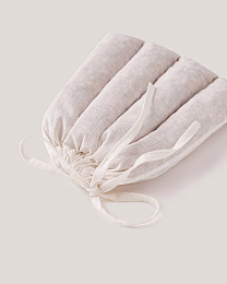 Грелка с вкладышем из хлопка, наполненный вишневыми косточками от бренда Anna Leon