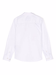 Рубашка белого цвета с надписью на груди от бренда JOHN RICHMOND