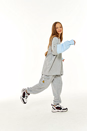 Джоггеры Grey с эмблемой треугольник от бренда Stormies