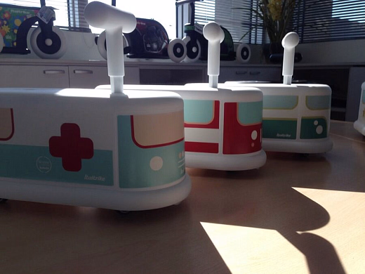 Каталка белая Полицейская машина от бренда ITALTRIKE