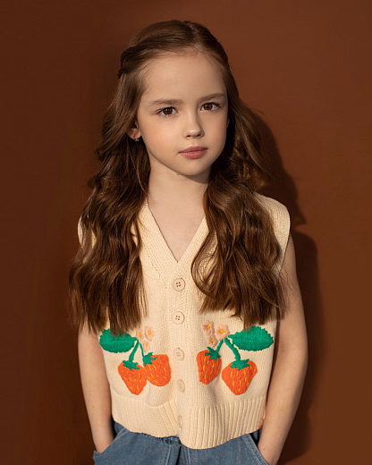 Жилетка STRAWBERRIES от бренда Tinycottons
