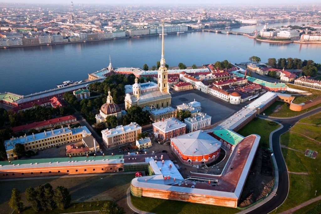 Петропавловская крепость Петропавловская крепость.jpg