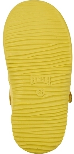Сандалии с закрытым носом пыльно-желтого цвета от бренда Camper