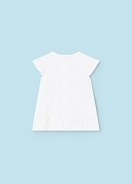 Платье белое с цветочной апликацией от бренда Mayoral
