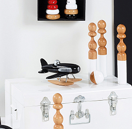 Гидроплан черного цвета от бренда Vilac