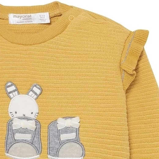 Пуловер с изображением забавного зайчика от бренда Mayoral