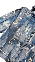 Толстовка с бежевыми буквами от бренда JOHN RICHMOND