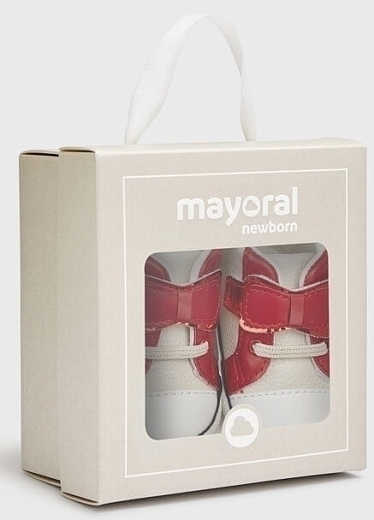 Пинетки - кеды с красными деталями от бренда Mayoral