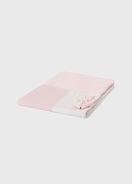 Одеяло бело-розовое с бантиком от бренда Mayoral