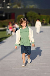 Шорты джинсовые с вышитым логотипом от бренда Trussardi